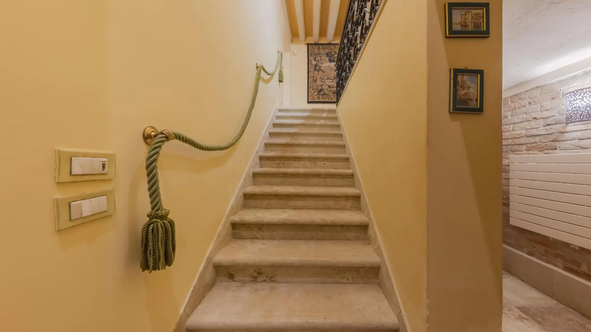 Apartment Ca' Emo Palazzo Sul Canal Grande Venice